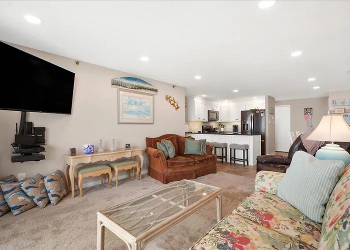 Gorgeous 3 Bedroom Ocean Front In Sandy Square! Holiday home *