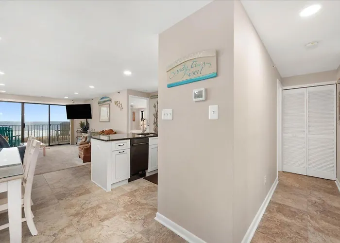 Holiday home Gorgeous 3 Bedroom Ocean Front In Sandy Square! *