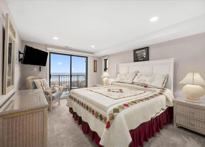 Holiday home Gorgeous 3 Bedroom Ocean Front In Sandy Square! *