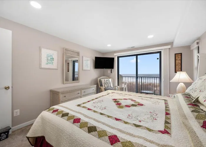Gorgeous 3 Bedroom Ocean Front In Sandy Square!