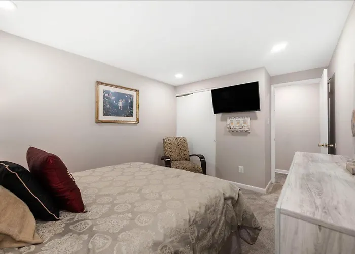 Gorgeous 3 Bedroom Ocean Front In Sandy Square! Ocean City