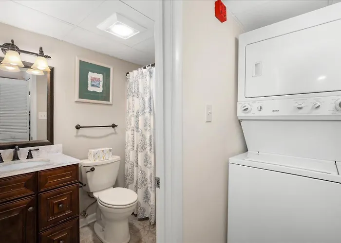 Holiday home Gorgeous 3 Bedroom Ocean Front In Sandy Square!