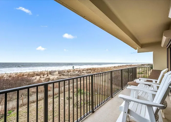 Holiday home Gorgeous 3 Bedroom Ocean Front In Sandy Square! *