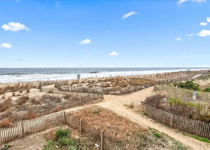 Gorgeous 3 Bedroom Ocean Front In Sandy Square!