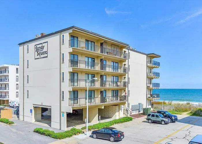 Gorgeous 3 Bedroom Ocean Front In Sandy Square! Holiday home